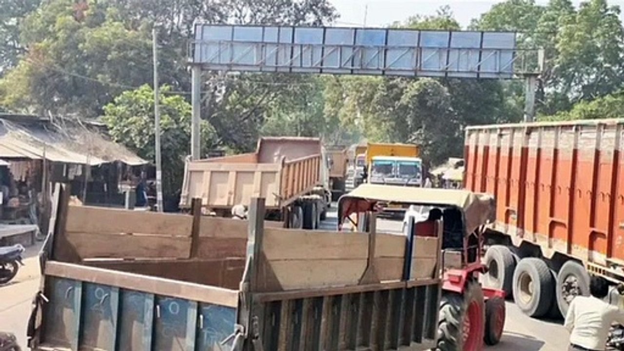 यूपी एमपी बॉर्डर पर चेकिंग के दौरान लगा जाम