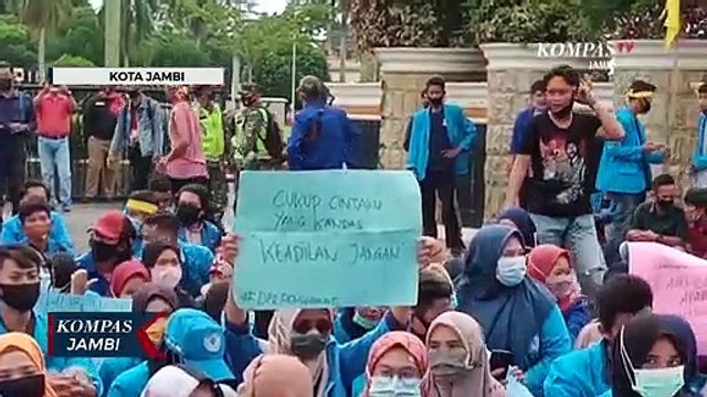 Bawa Keranda PMII Jambi Tolak UU Omnibus Law Cipta Kerja