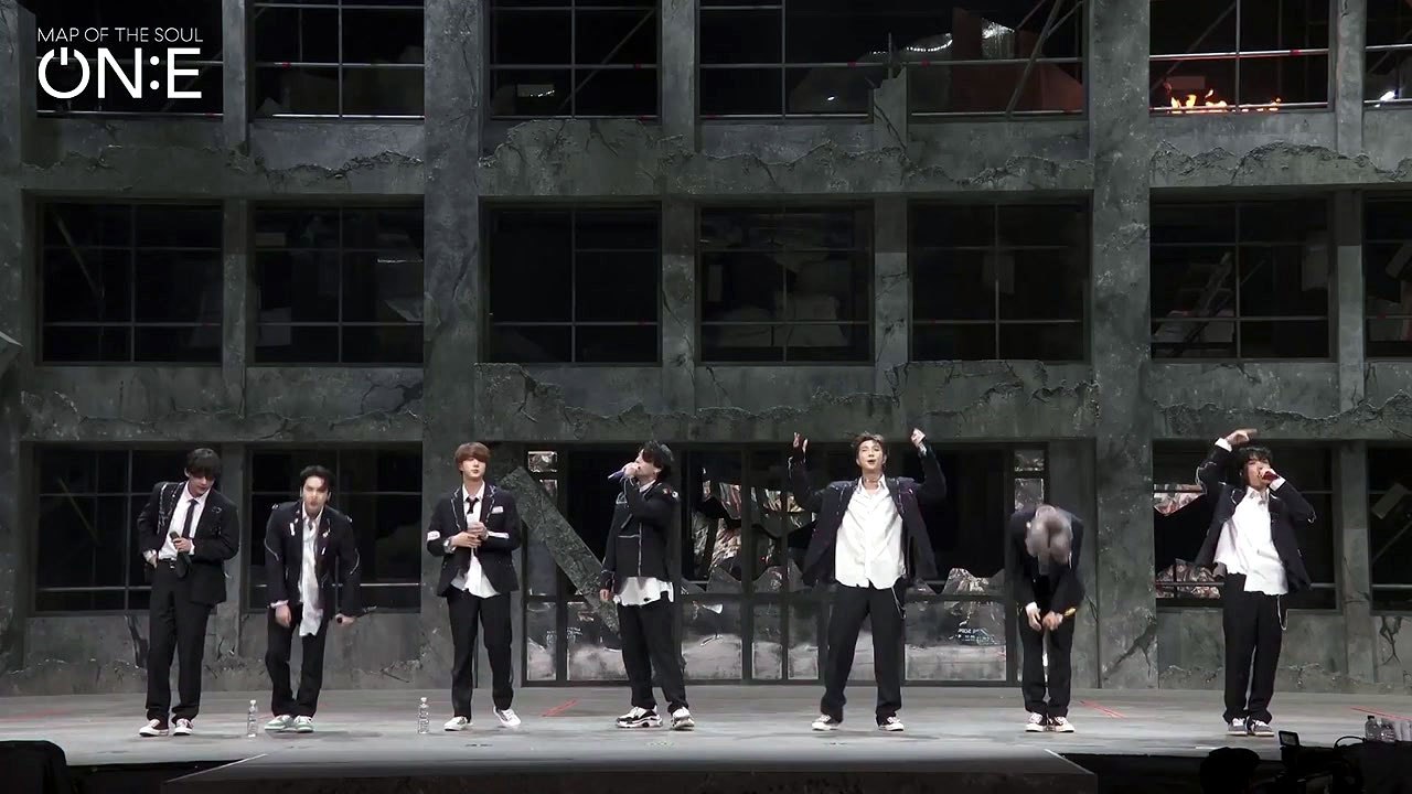[취재N팩트] BTS 대규모 온라인 콘서트...1년 만에 울려 퍼진 함성 / YTN