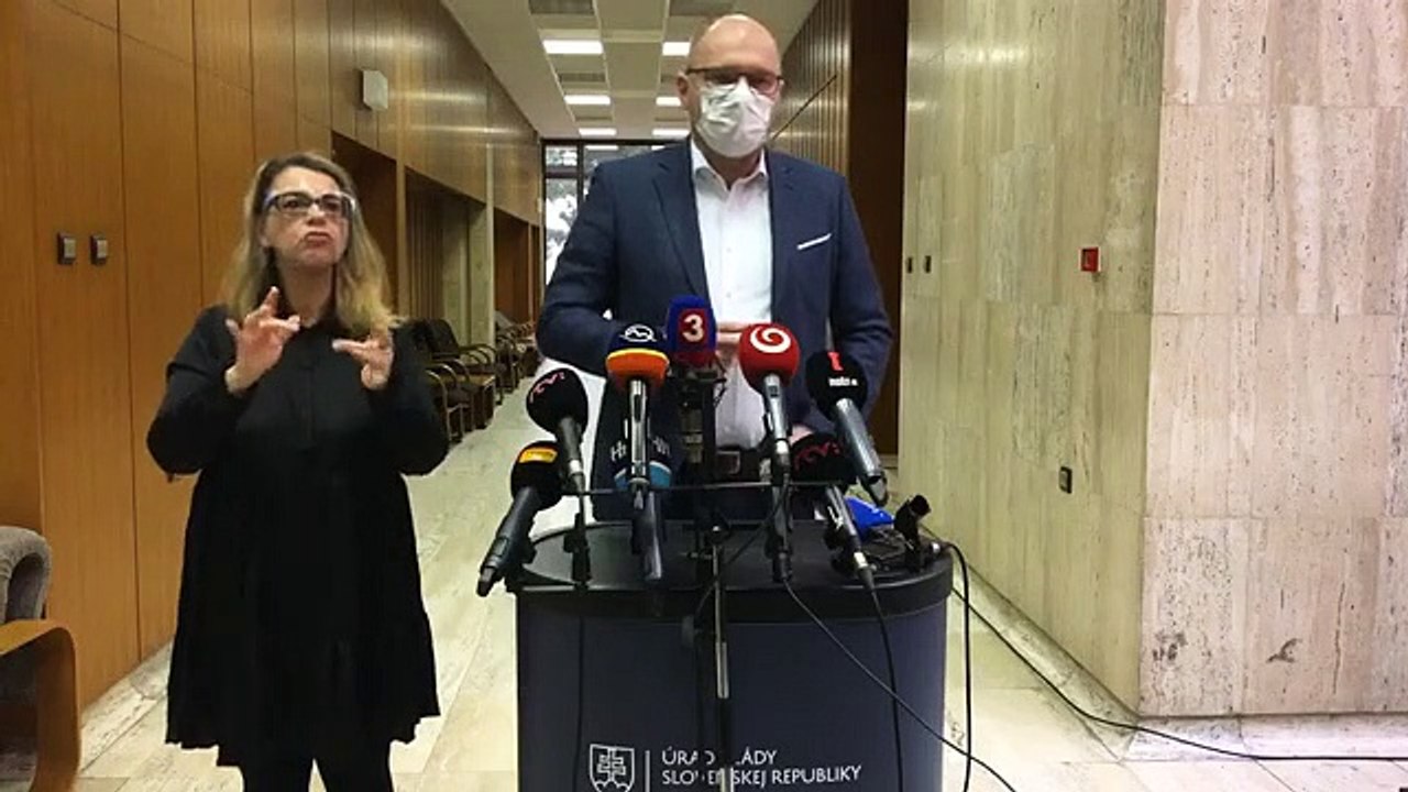 ZÁZNAM: Brífing ministra hospodárstva R. Sulíka