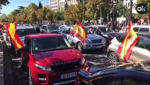 Vox llena Madrid con una caravana de coches contra el «ilegal estado de alarma» del «tirano Sánchez»