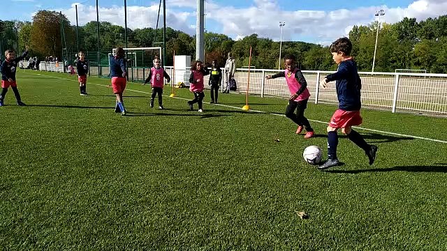 Les U8/U9 en pleine action lors du plateau Festifoot à Combs-la-Ville - Vidéo 1