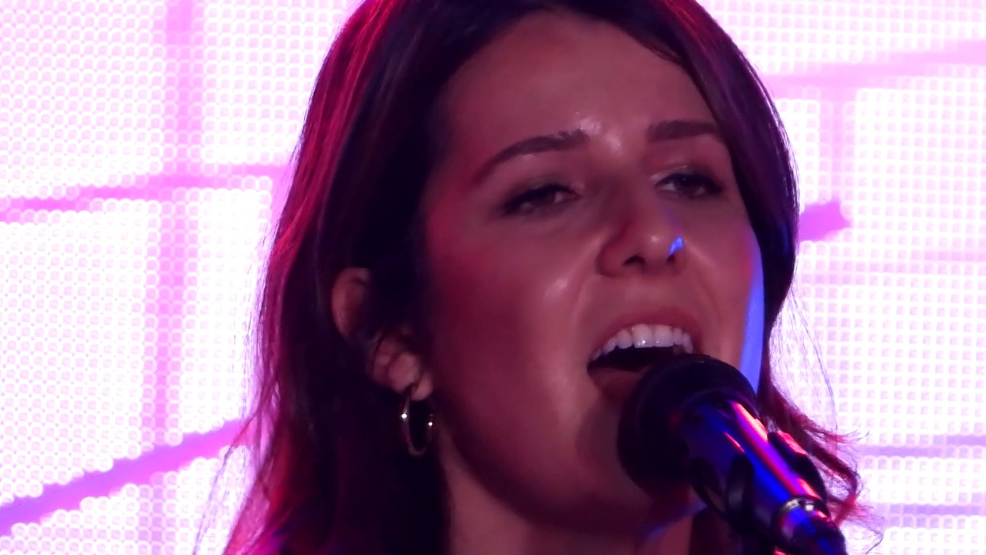 ⁣Yesterday, изпълнява група  Affect