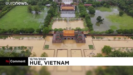 Vietnam : de graves inondations submergent le centre du pays