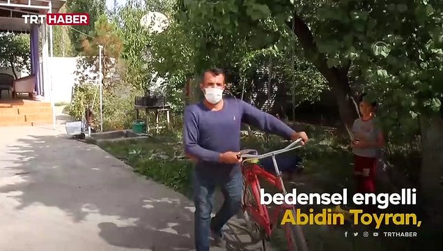 Birbirlerine ayak ve göz olan iki arkadaşa tandem bisiklet hediye edildi