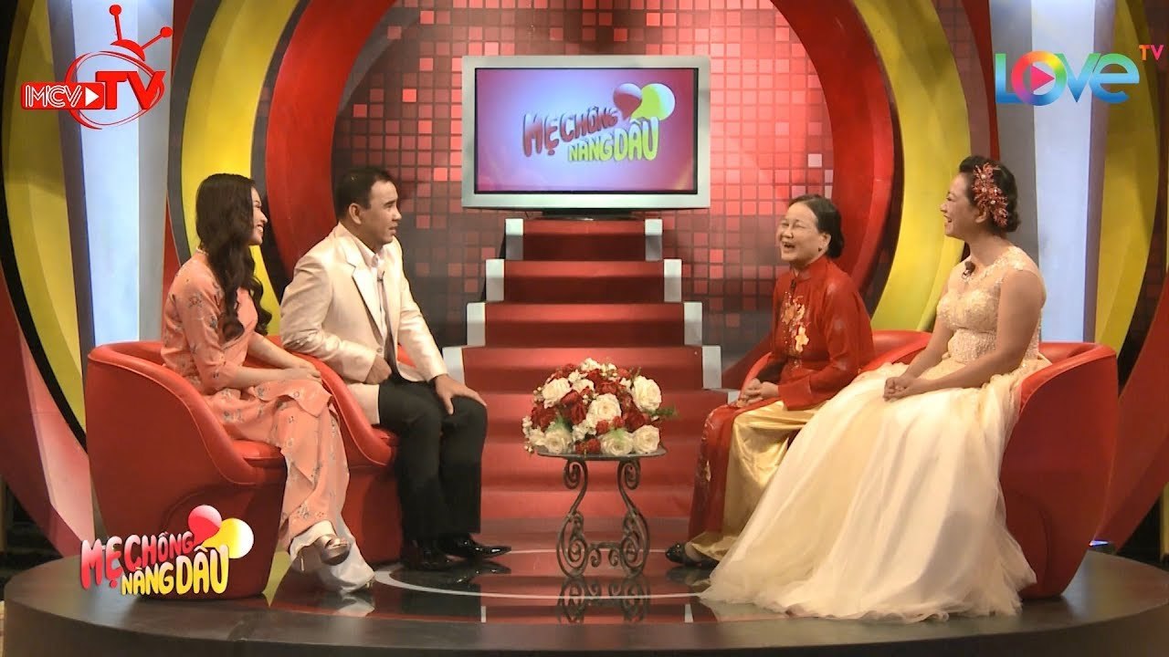 MC Quyền Linh 'bấn loạn' khi giải quyết mâu thuẫn ngôn ngữ giữa mẹ chồng người Tày và con dâu Kinh