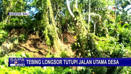 Pasca Longsor, Warga Bersihkan Sisa Longsoran di Desa Bukian, Gianyar