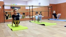 15 minutes stretching - stretching, splits, flexibility exercises, muscle strengthening. 芭蕾舞蹈基本功教学