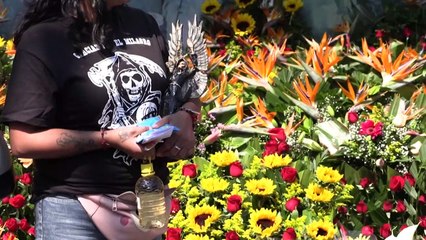 Mexicanos buscan en la Santa Muerte un conjuro contra la pandemia