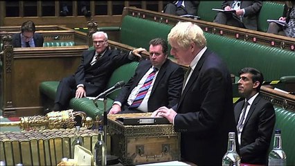 "Écraser le virus partout où il apparaît": le plan d'action coup de poing de Boris Johnson