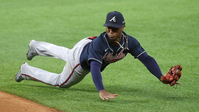 Exclusivo: La espectacular atrapada de Ozzie Albies en la victoria de los Braves