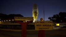 Greenpeace coloca una mascarilla gigante en Colón por la 