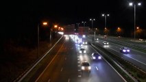 夜の高速道路 by ムービングマネー