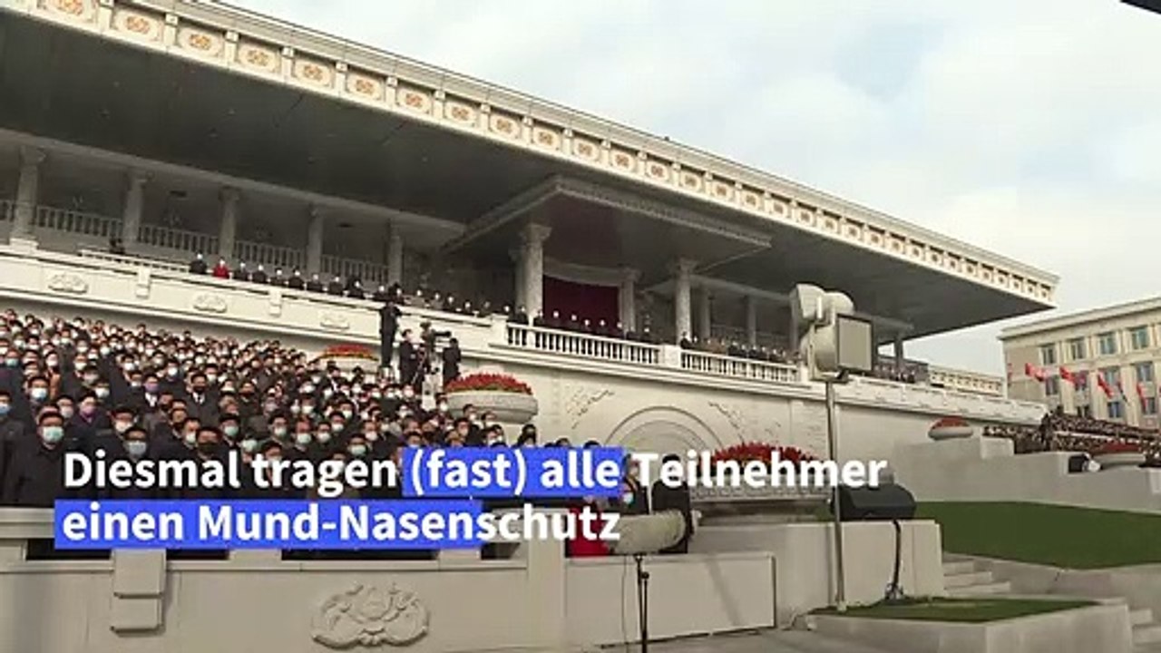 Nordkorea: Massenaufmarsch mit Masken