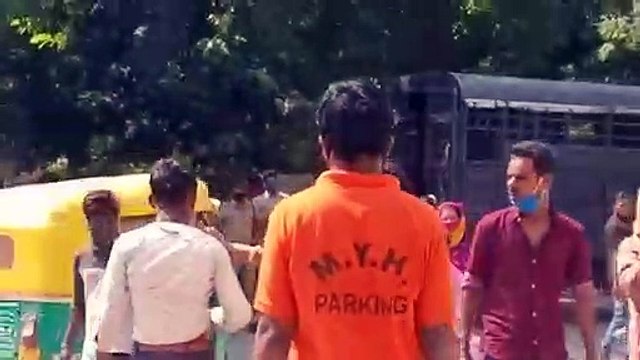 MY अस्पताल में मचा हड़कंप, महिला गार्ड ने की युवक की पिटाई, युवक निकला चोर