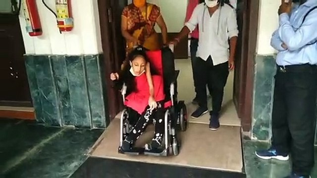 पत्रिका सामाजिक सरोकार: कुपोषण के खिलाफ लडऩे वाली दिव्यांग साक्षी को मिला इलेक्ट्रॉनिक व्हील चेयर