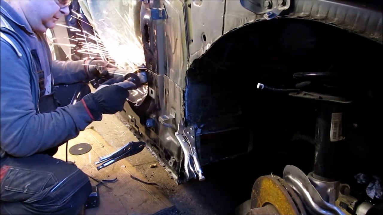 BMW 3. The front pillar repair. Ремонт передней стойки.