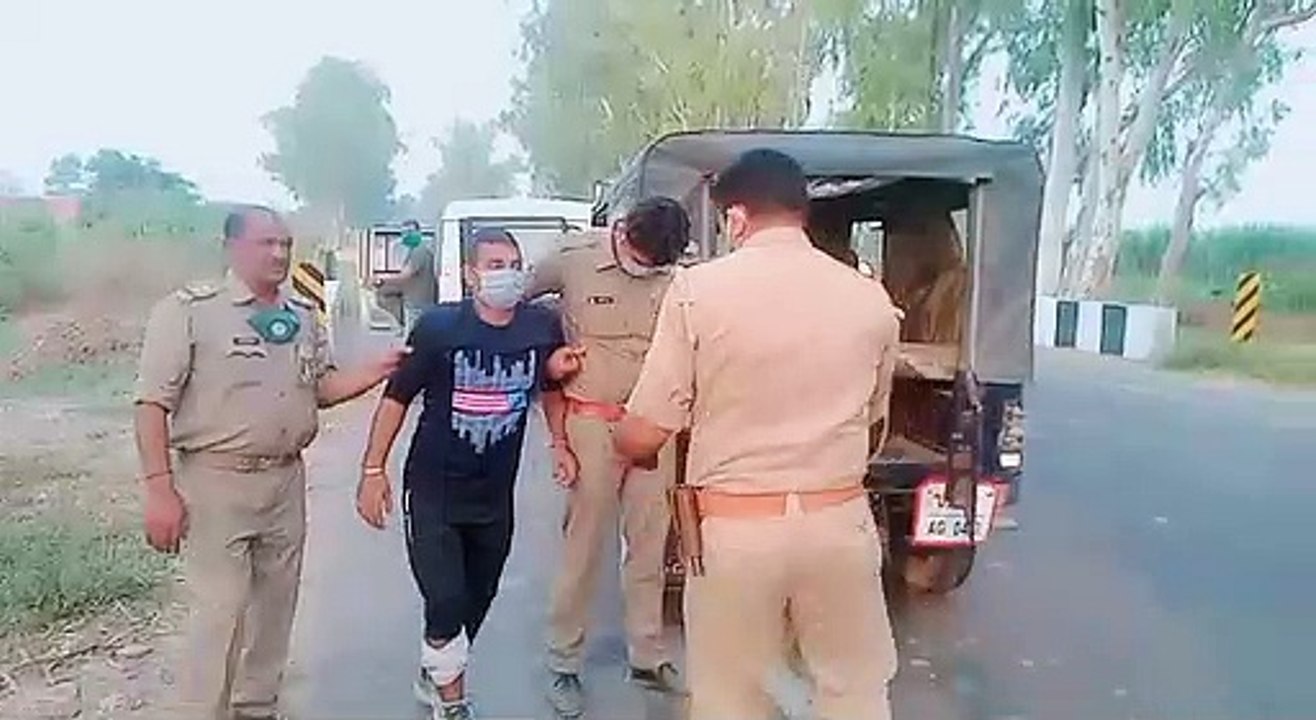 पुलिस और बदमाशों में मुठभेड़, 50 हजारी इनामी बद...