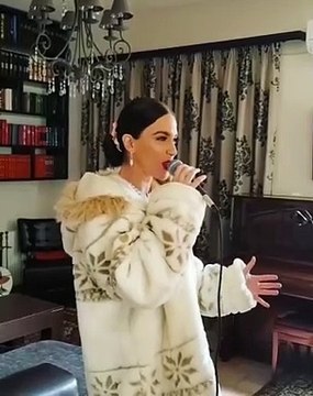 Στικούδη - Σερίφης: Δείτε πλάνα από το άκρως παραδοσιακό τους σπίτι!