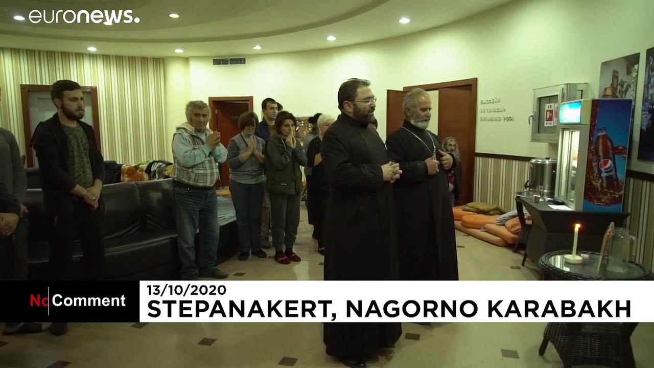 Berg-Karabach: Gläubige beten wieder in beschädigter Kathedrale