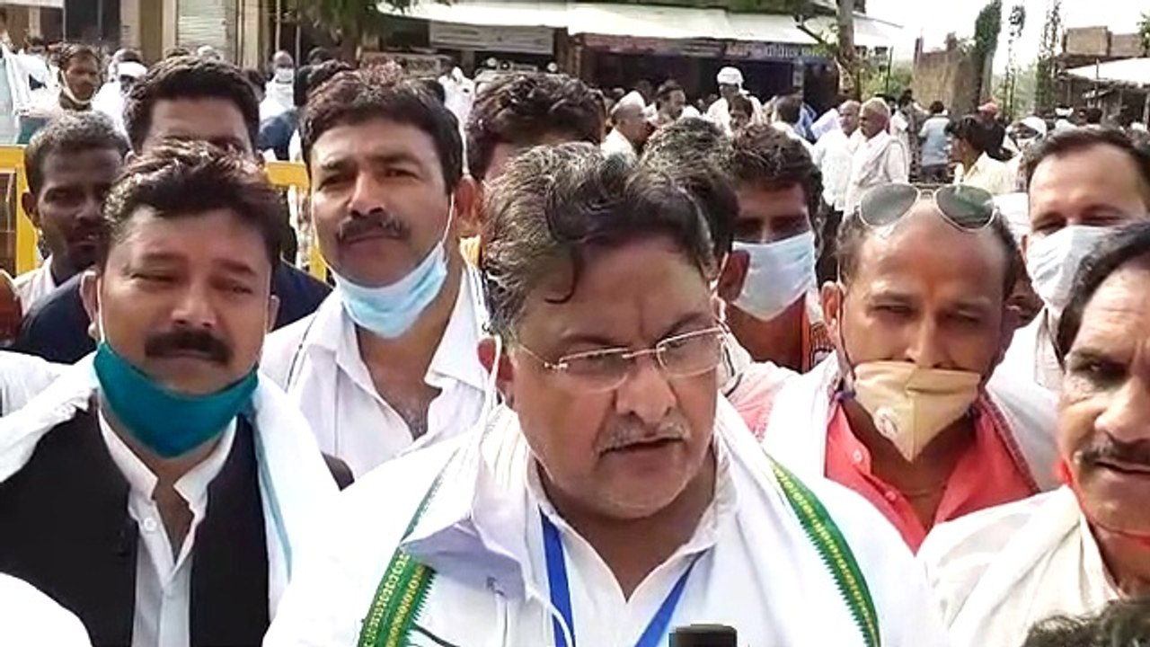 भूमाफिया है जीजा और साले, वोटों से चुनी गई सरकार को नोटों में बेचा- कांग्रेस विधायक आलोक चतुर्वेदी