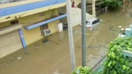 Monsoon mayhem: Heavy rainfall cripples Hyderabad | Ground Report