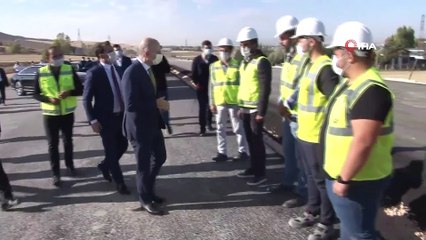 Ulaştırma ve Altyapı Bakanı Karaismailoğlu, Ankara-Kahramankazan yolu üzerinde yapılan çalışmaları yerinde inceledi