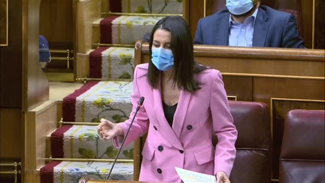 Duro enfrentamiento entre Carmen Calvo y Arrimadas por la reforma del Poder Judicial