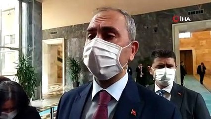 Bakan Gül'den "Işıklar yanıyor" paylaşımına tepki: Yüksek mahkeme üyesine yakışmaz