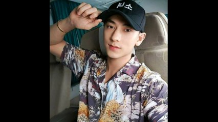 Isaac và Jack phối đồ giống nhau, chuộng trang phục họa tiết