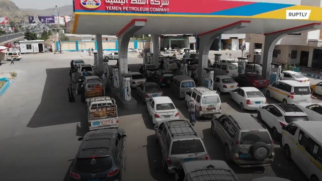 Huge queues at gas stations as fuel crisis worsens in Yemen