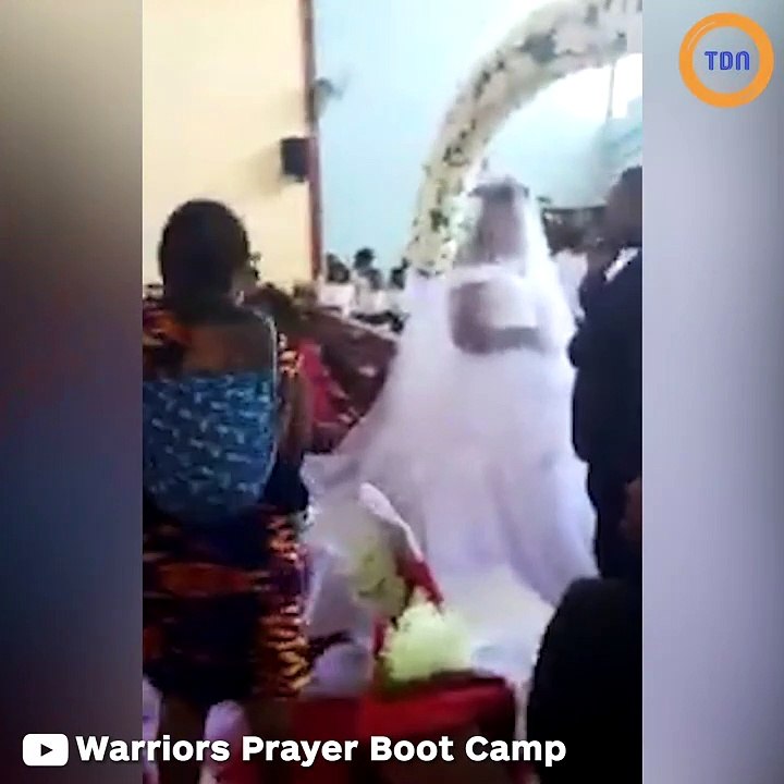 Oups... Elle surprend son mari qui est en train de se marier