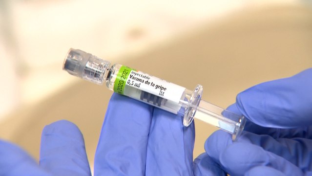 Primeras vacunas contra la gripe en centros de salud madrileños
