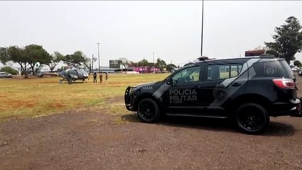 Helicóptero da Polícia Militar em frente à prefeitura chama a atenção dos cascavelenses