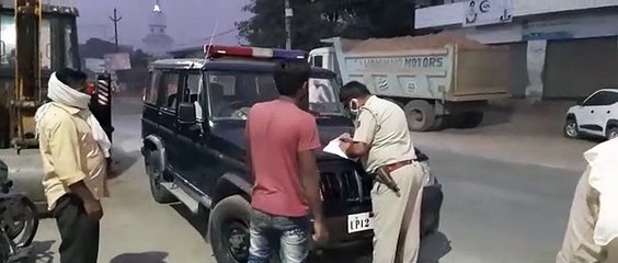 कांधला: पुलिस ने बिना मास्क व बिना मानक के वाहन चालकों के काटे चालान, मचा हड़कंप