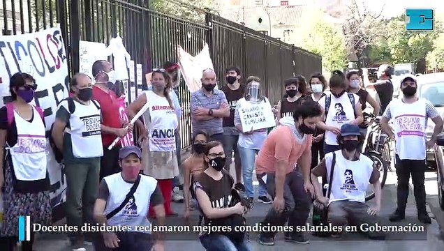 Docentes disidentes reclamaron mejores condiciones salariales en Gobernación