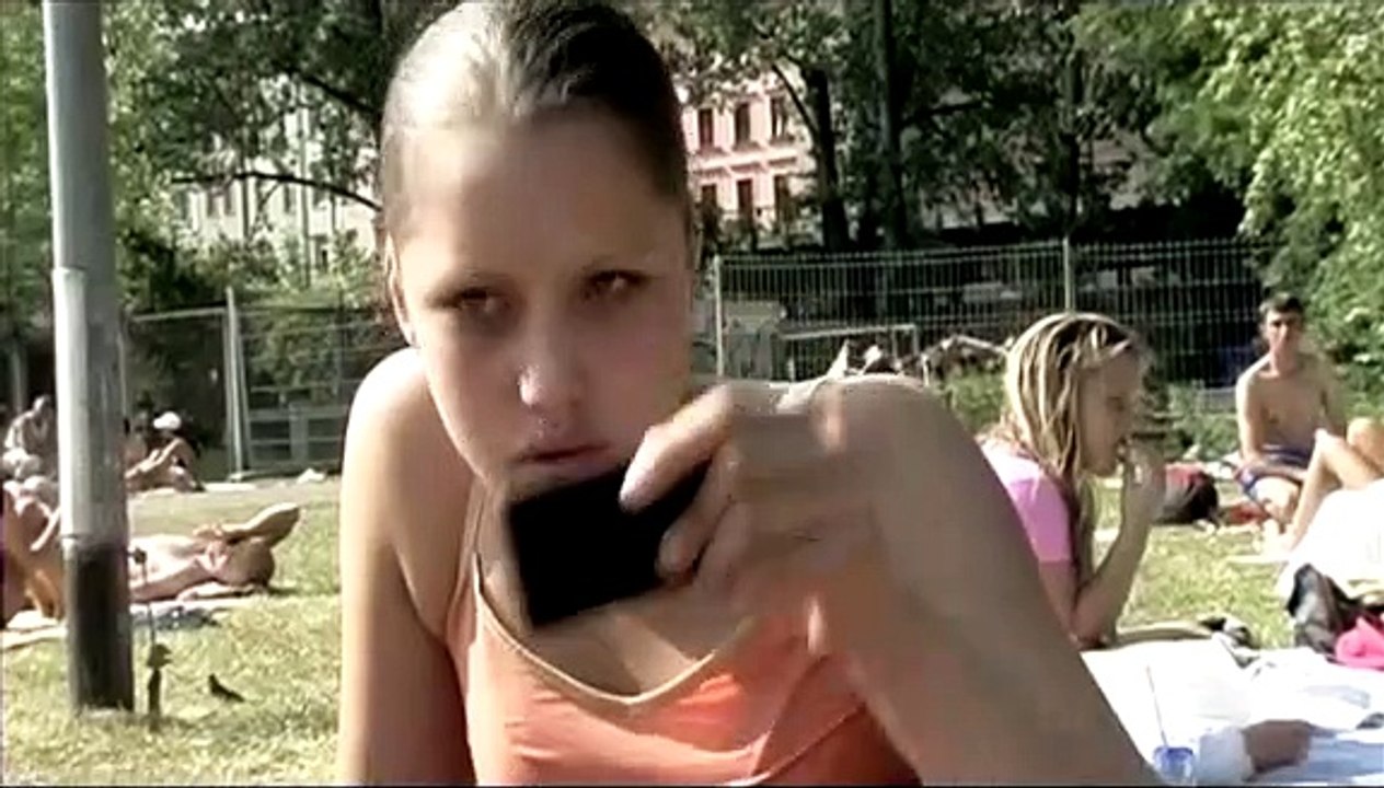 Prinzessinnenbad Trailer Dokumentarfilm über drei 15-jährige Freundinnen aus Berlin-Kreuzberg (2007)