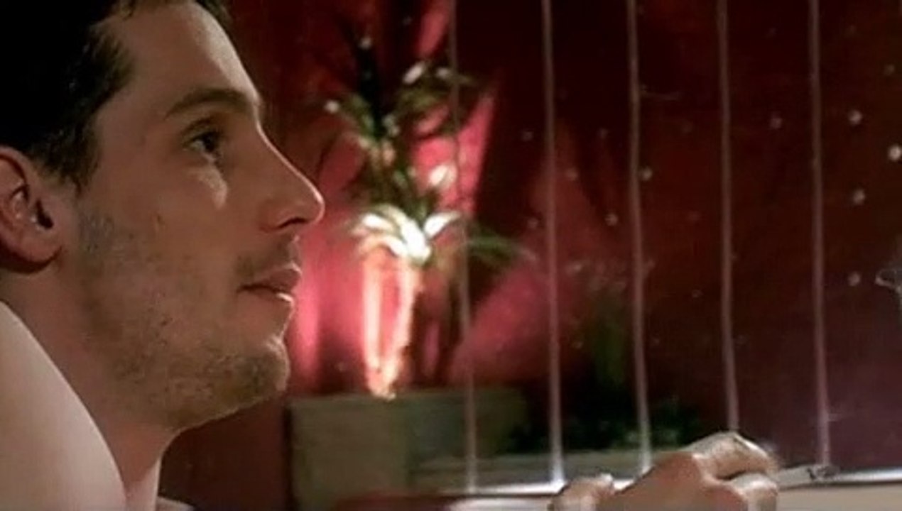 En la cama trailer (2007)