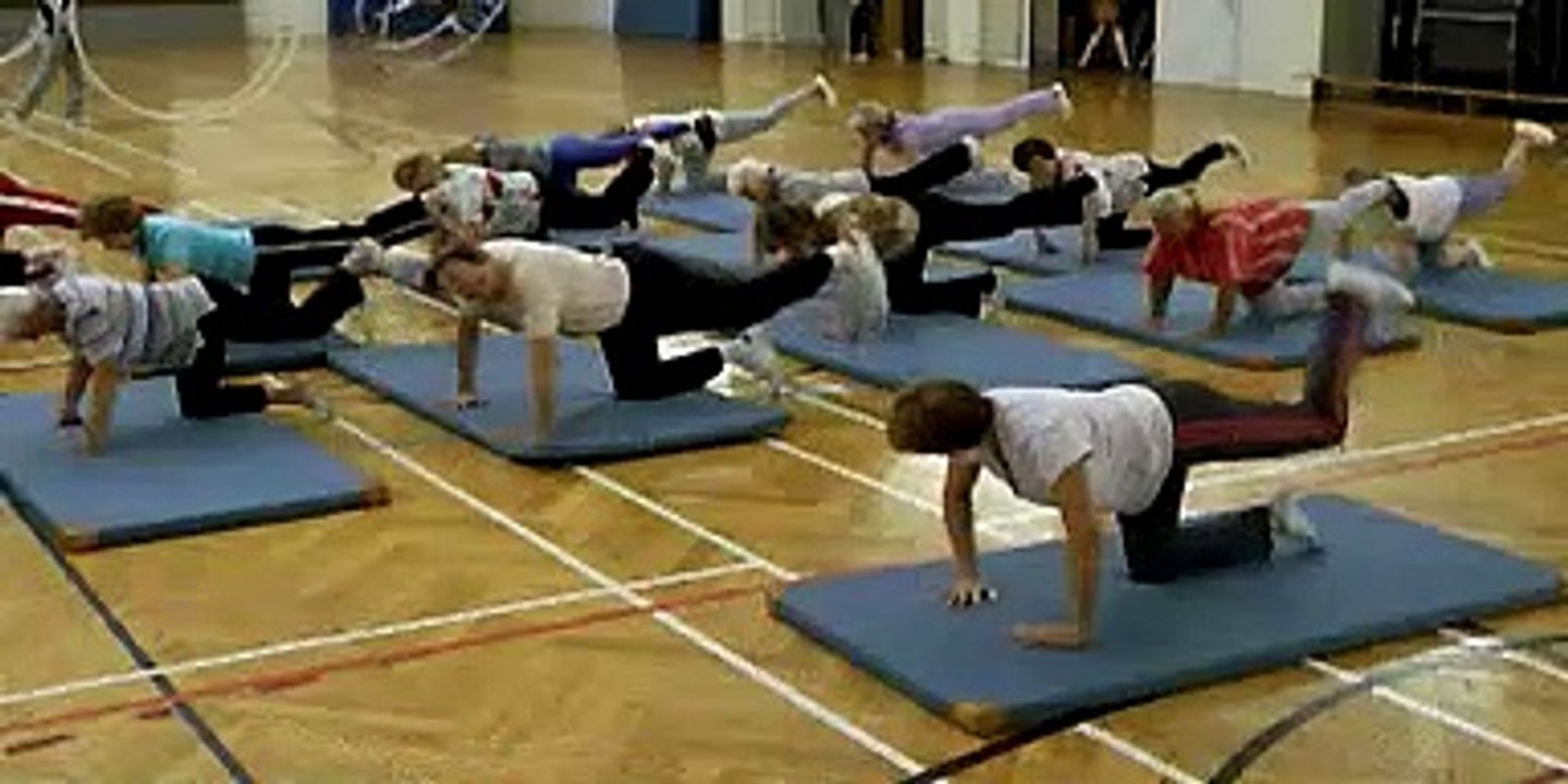 Stellungswechsel Ausschnitt 2: Gy fragt sich: Wäre es legitim, den Orgasmus vorzutäuschen? (2007)