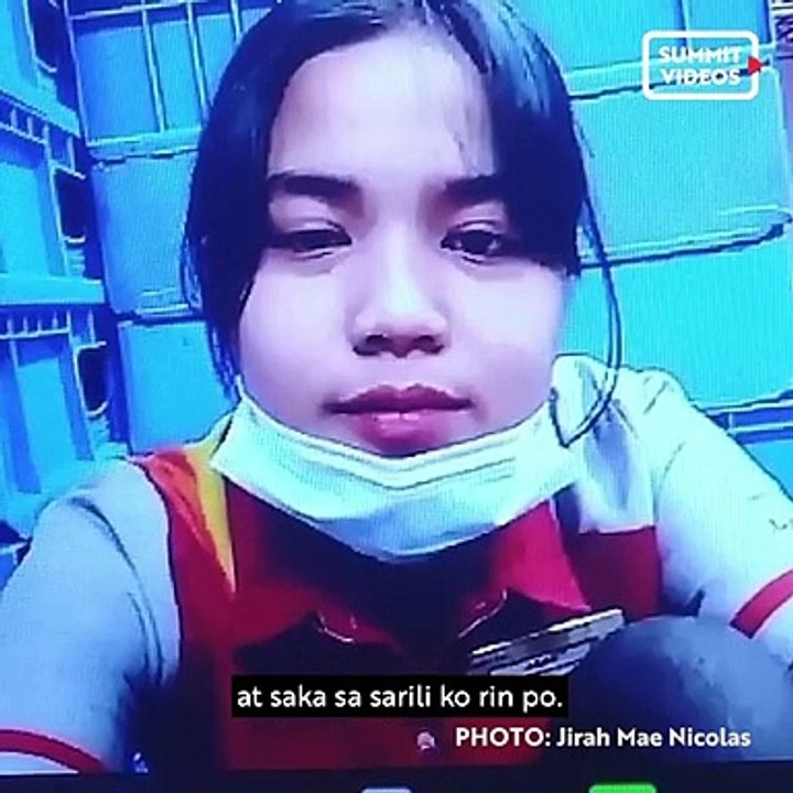 This Fast Food Chain Employee Attends Online Class During Her Breaktime
