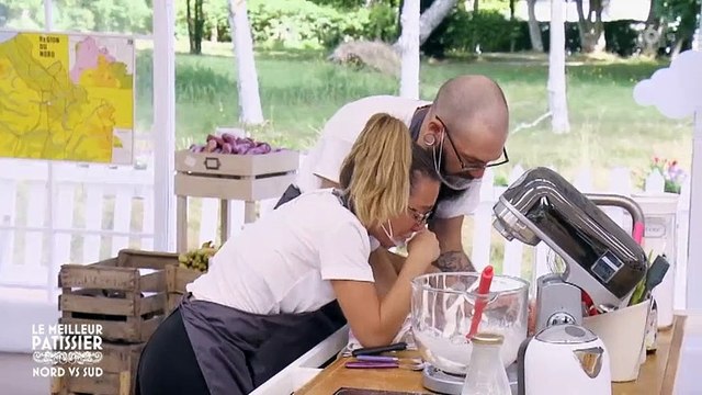 Elodie se blesse en pleine épreuve dans Le Meilleur Pâtissier , sur M6