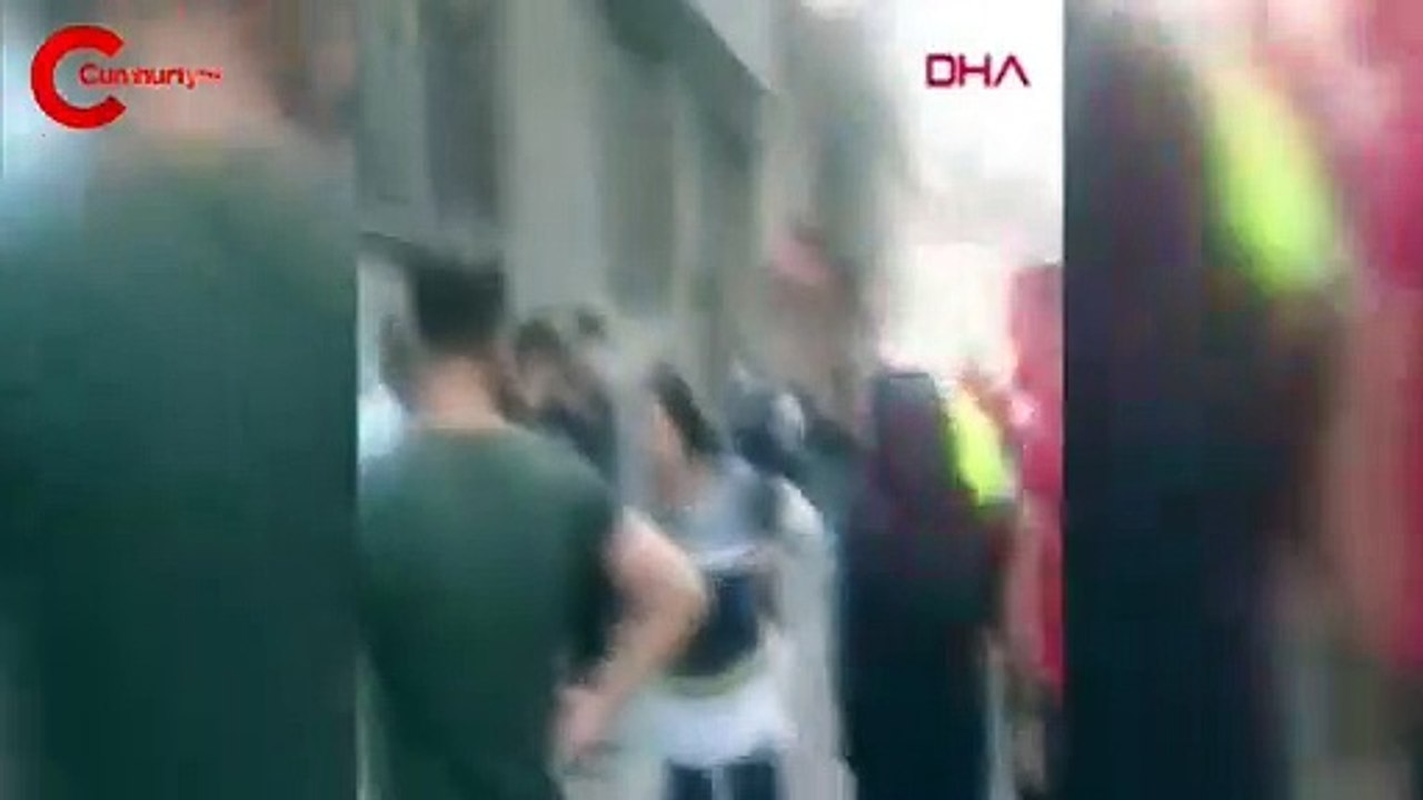 Zeytinburnu'nda polis kavgaya müdahale ederken arbede yaşandı: 1 ölü, 1 yaralı