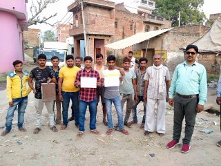 मैनपुरी: किसानों को जागृत करने के लिए ग्राम पंचायत में मुनादी की गई