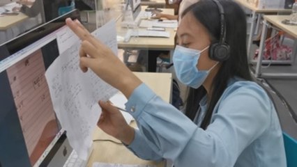 Un call center de profesores para la enseñanza a distancia en Filipinas