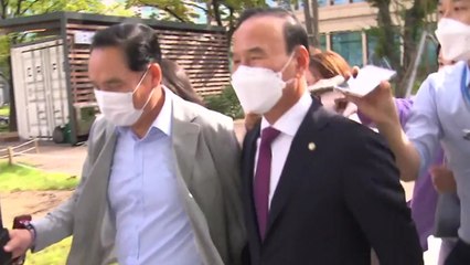 [뉴있저] 국감서 모습 감춘 박덕흠...가족회사 낙찰 의혹도 불거져 / YTN