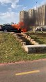 Carro pega fogo em acidente na Estrada Parque Taguatinga