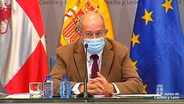 CyL prohíbe consumo en barra y fumar en terrazas