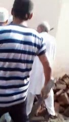 मकान का गेट लगाने को लेकर विवाद,दो पक्षों के बीच हुई पत्थरबाजी