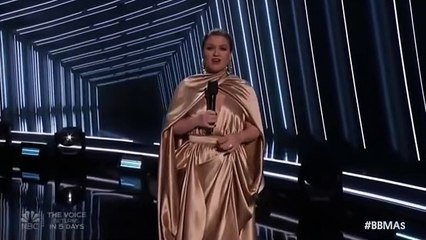 Demi Lovato canta Commander In Chief pela primeira vez no BBMAs