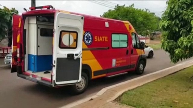 Homem de 42 anos é socorrido após sofrer queda em residência no Bairro Periolo